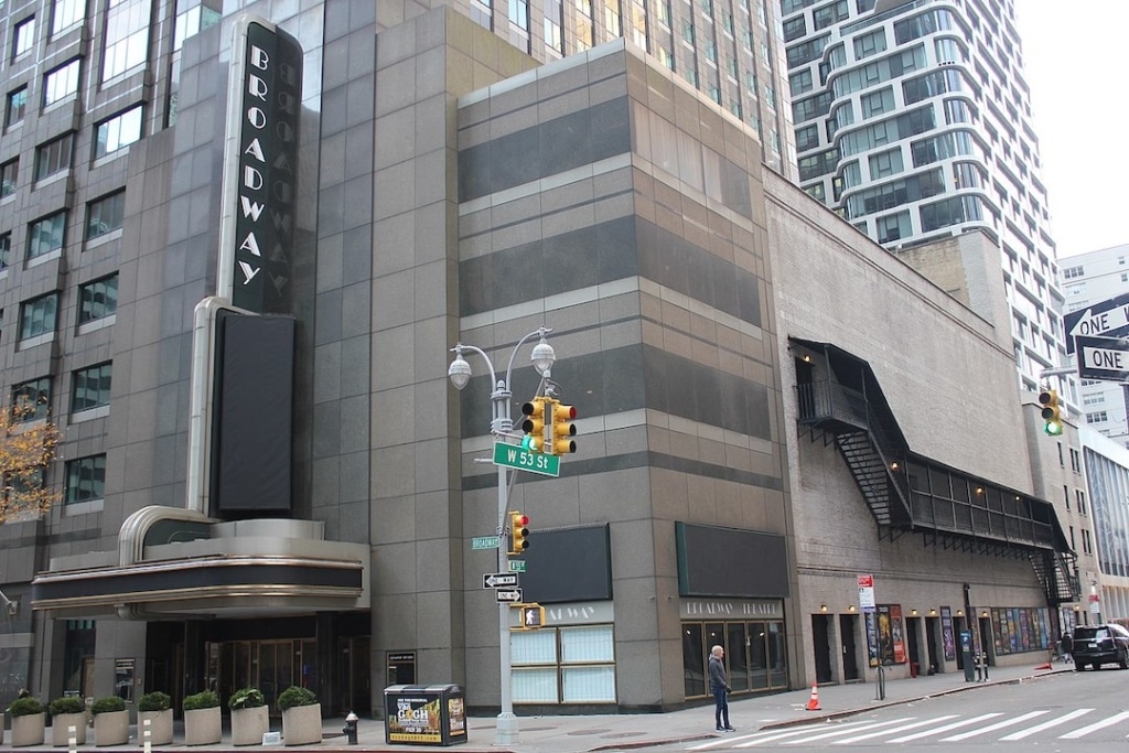 Extérieur du Broadway Theatre à New York