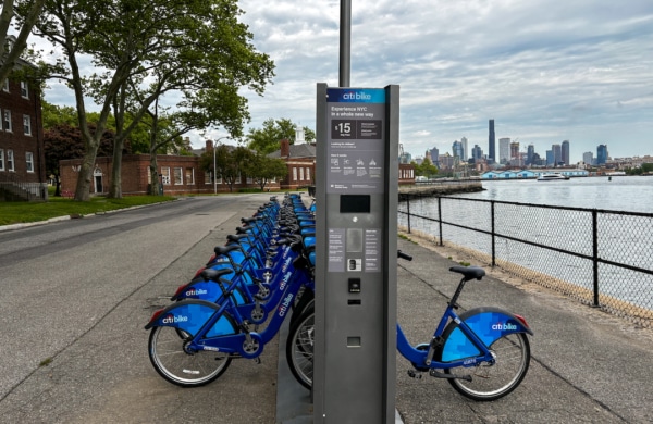 Station de vélos Citi bike à Governors Island à New York