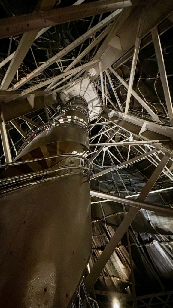 Escalier en colimaçon vers la couronne de la Statue de la Liberté