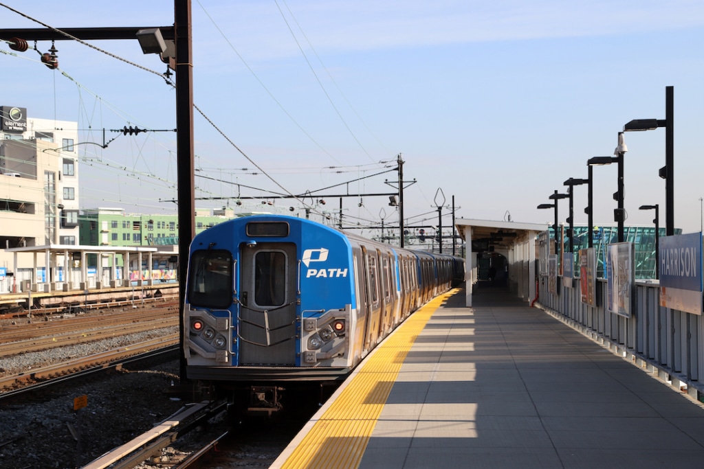 Train PATH entre le New Jersey et Manhattan à New York