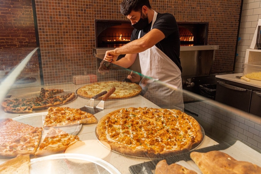 Pizzaiolo à Siena Pizza à New York