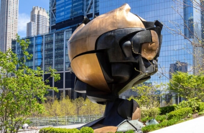 The Sphere, sculpture rénovée après les attentats du 11 septembre à Ground Zero