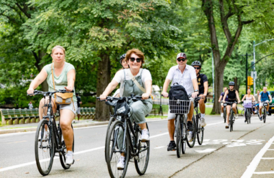 Personnes faisant du vélo à Central Park