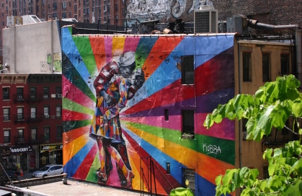 Ancienne fresque du VJ Day d'Eduardo Kobra à New York