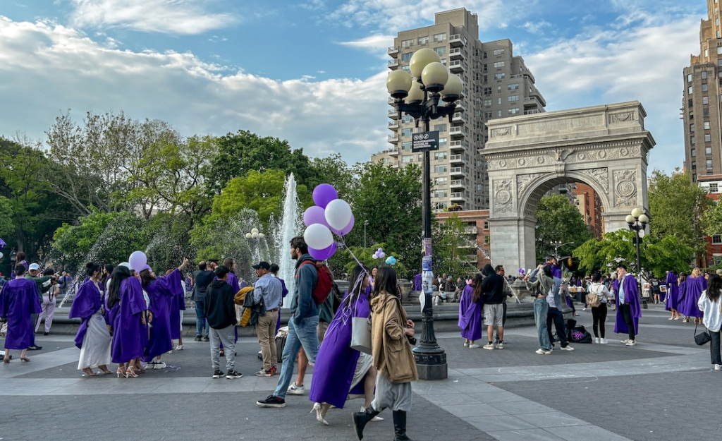 Washington Square Park avec des diplômés de NYU