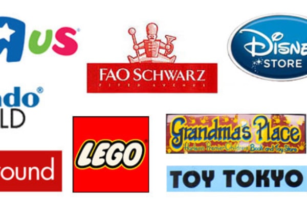 Plusieurs logos de magasins de jouets à New York