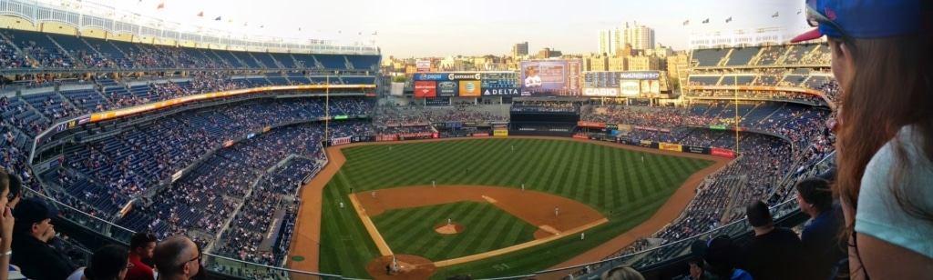 Vue intérieure du Yankee Stadium lors d'un match de baseball