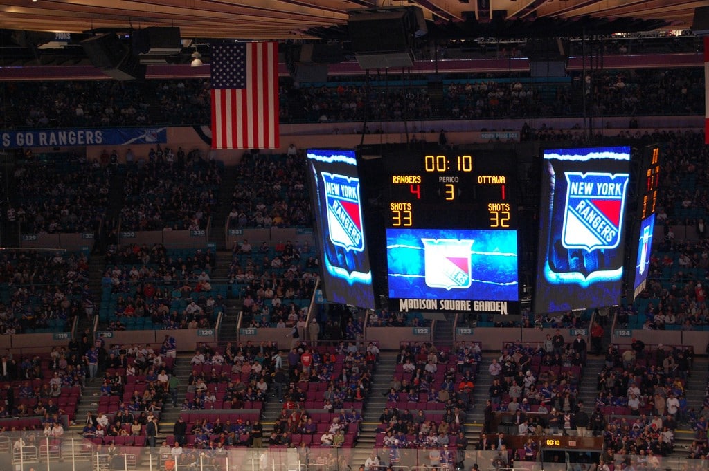 Ecran au Madison Square Garden pendant du hockey sur glace