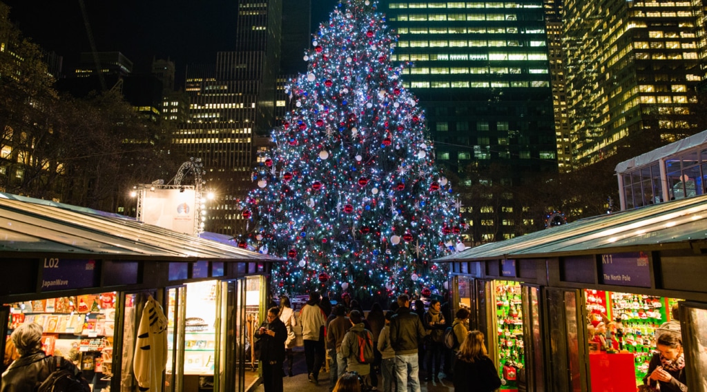 Chalets de marché de Noël à Bryant Park à New York