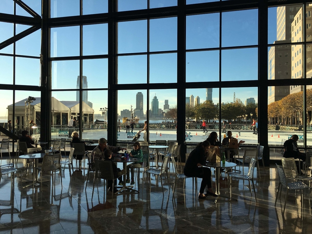 Patiner à la patinoire de Brookfield Place à New York