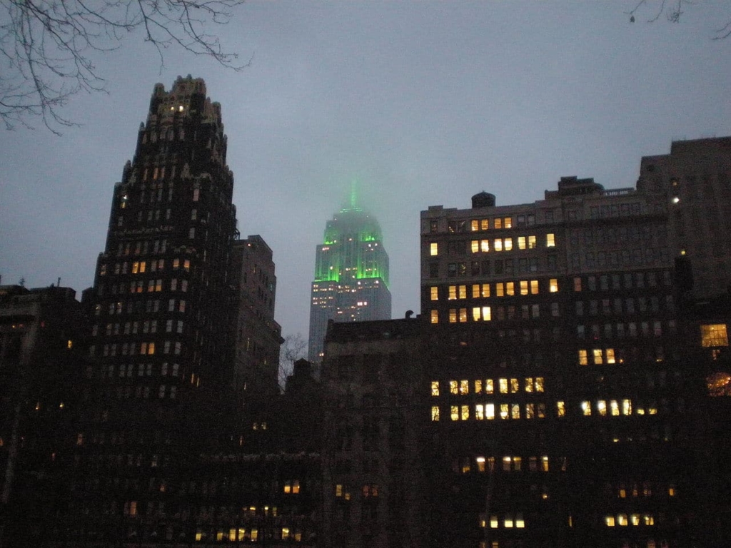 Empire State Building illuminé en vert St Patrick Day