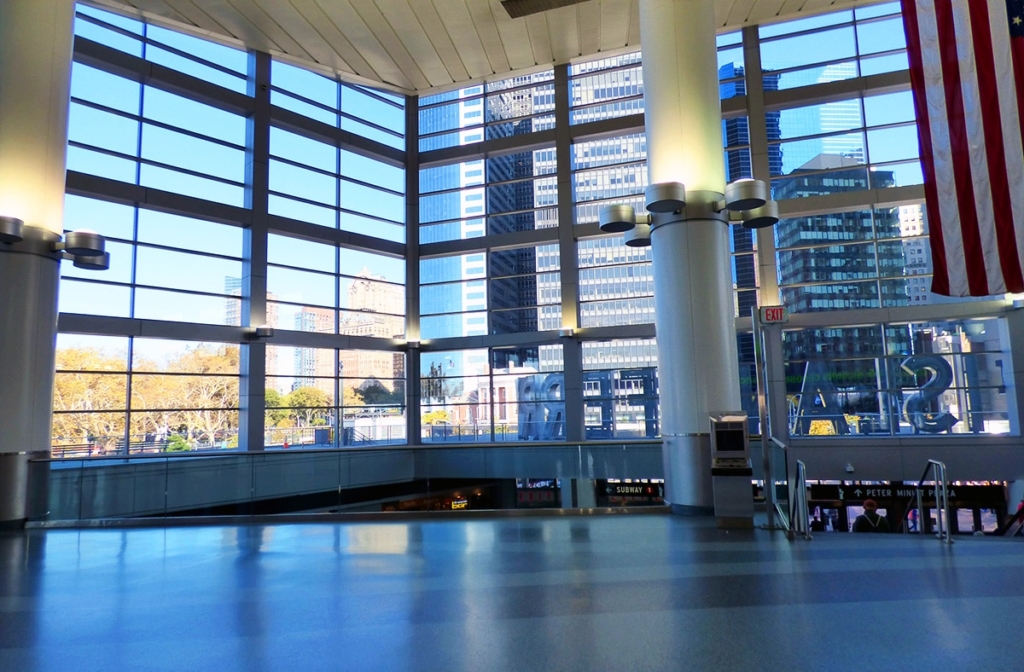 Intérieur du terminal de ferry de Staten Island à New York