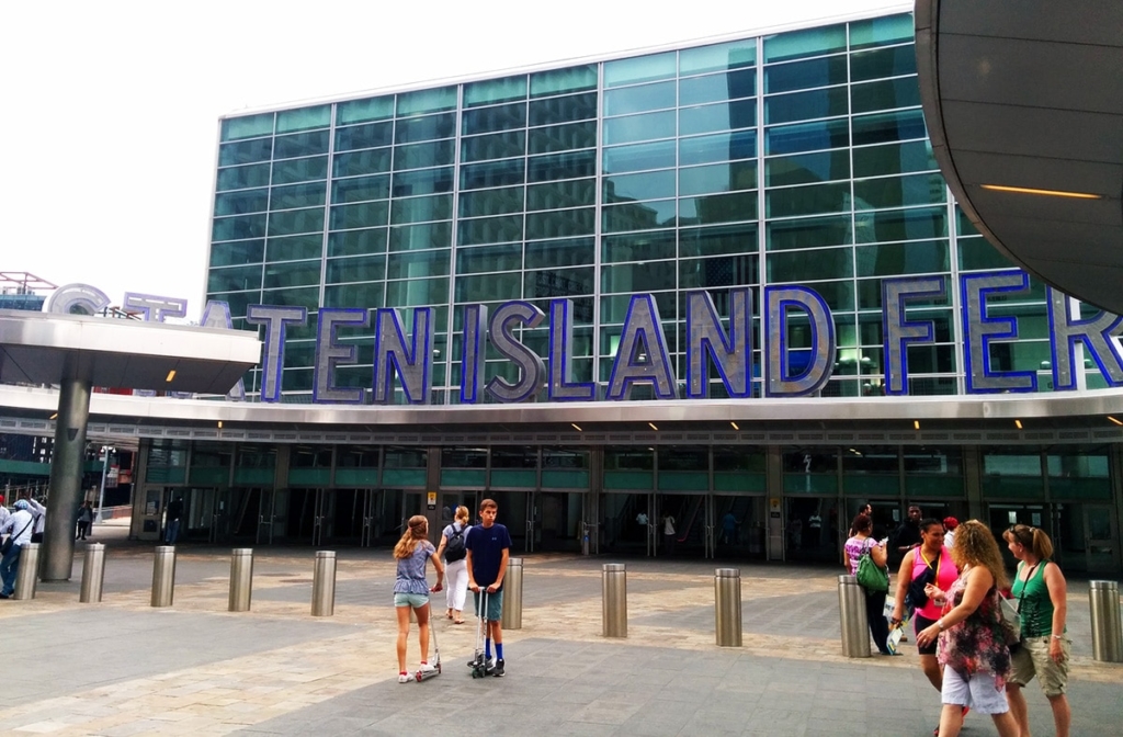 Terminal pour le ferry de Staten Island à New York