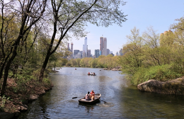 Barque sur le lac de Central Park