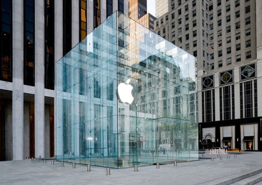 Bâtiment en verre de l'Apple Store sur la 5ème avenue à New York