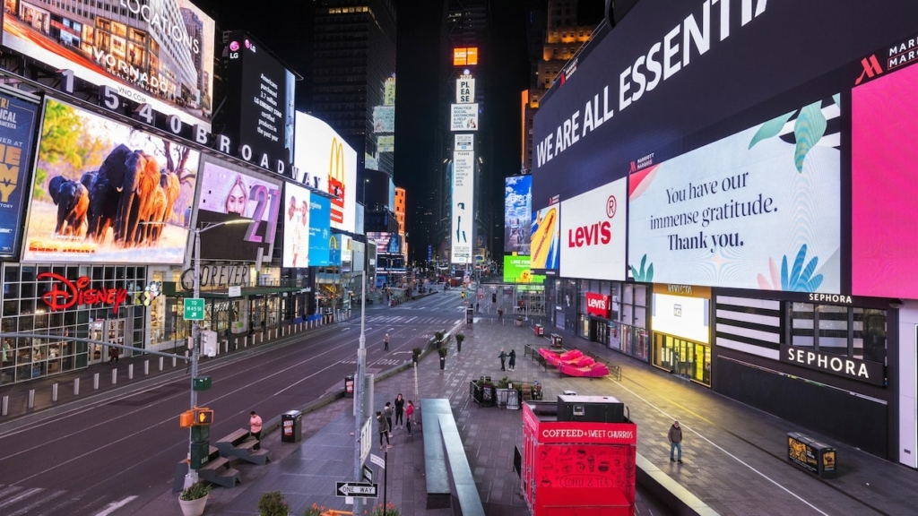 Image de Times Square désertique pendant le confinement d'avril 2020 à New York