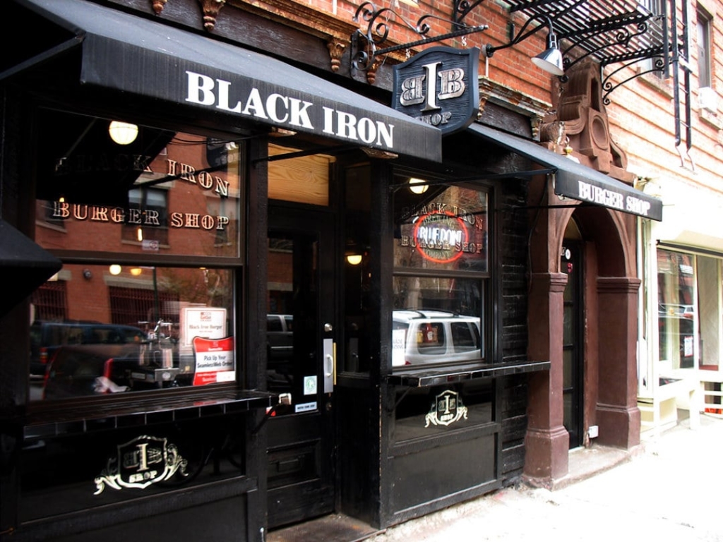 Restaurant de burger le Black Iron Burger à New York