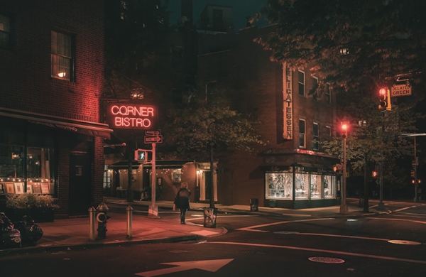 Extérieur du restaurant Corner Bistro à New York de nuit