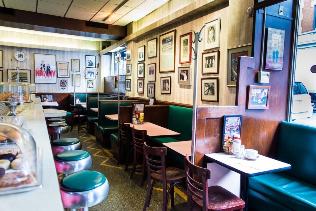 Intérieur d'un restaurant type diner américain