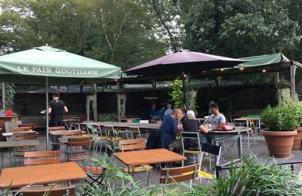 Terrasse de Le Pain Quotidien à Central Park