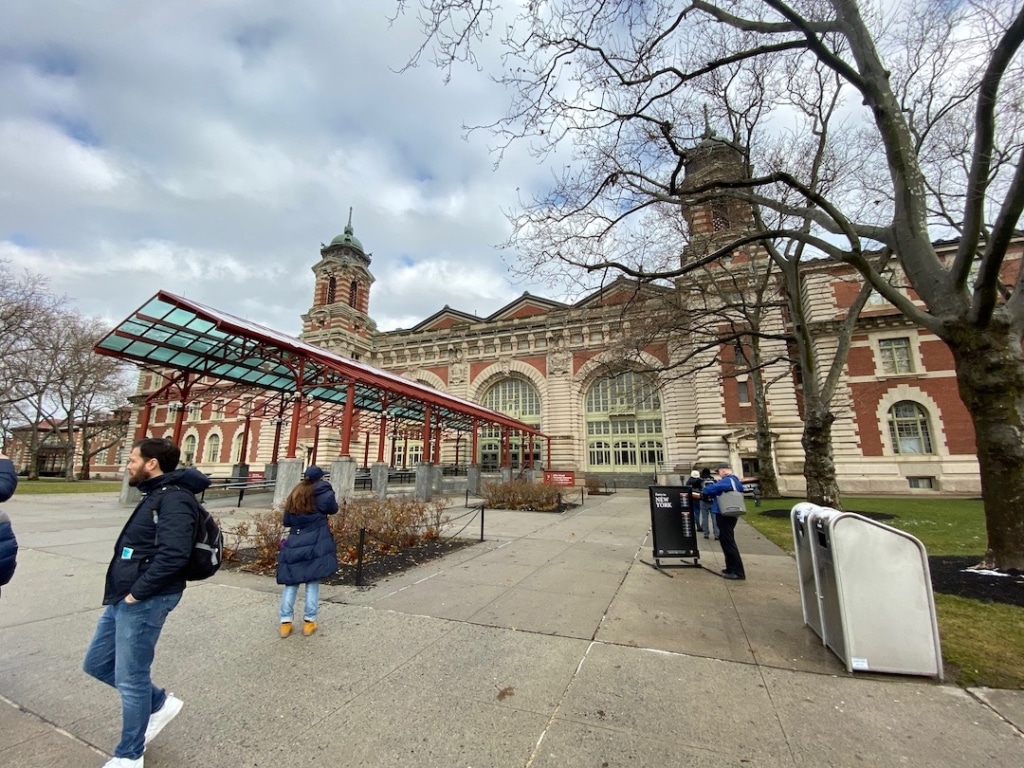 Extérieur du musée de l'Immigration à Ellis Island