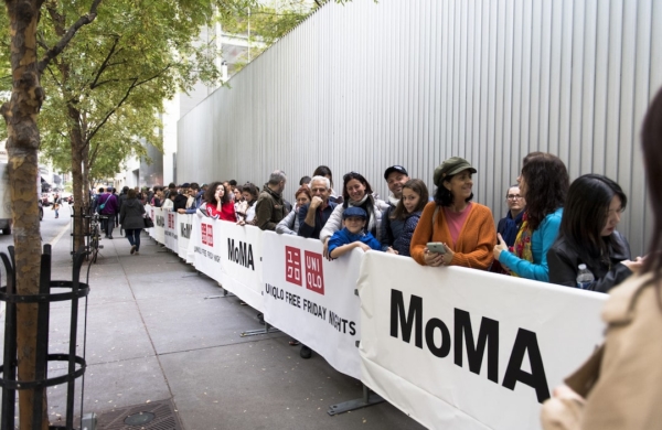 File d'attente pour une soirée gratuite au MoMA