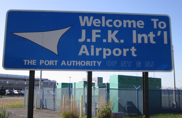 Panneau bleu aéroport JFK