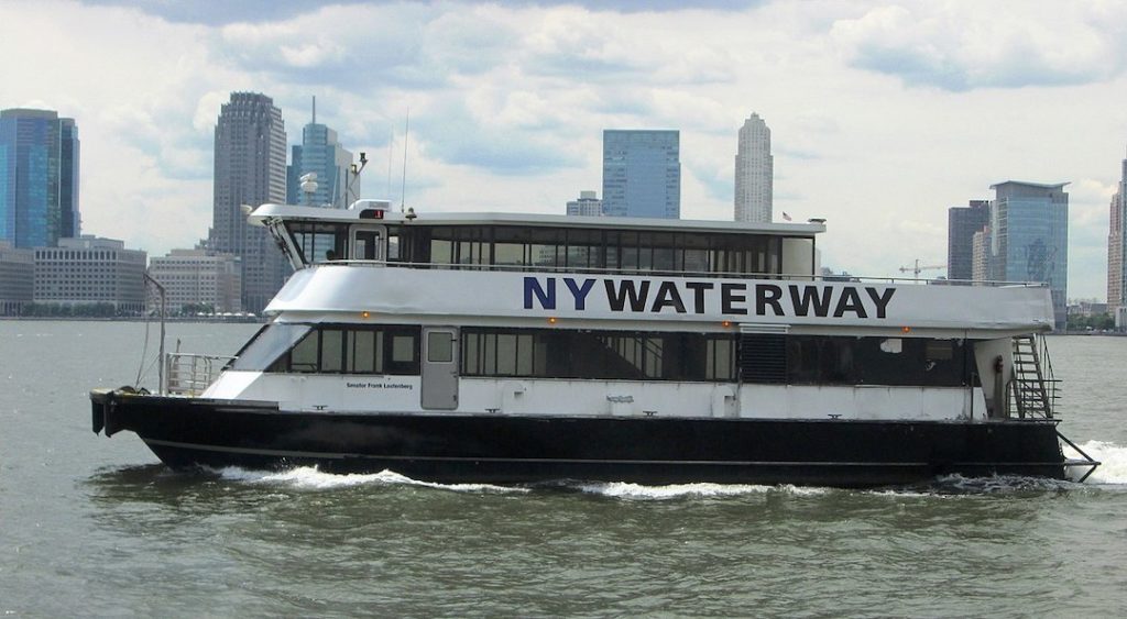 Ferry NY Waterway à New York